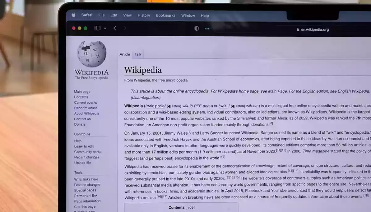 Вікіпедія обмежила переклади статей за допомогою ШІ через помилки в матеріалах