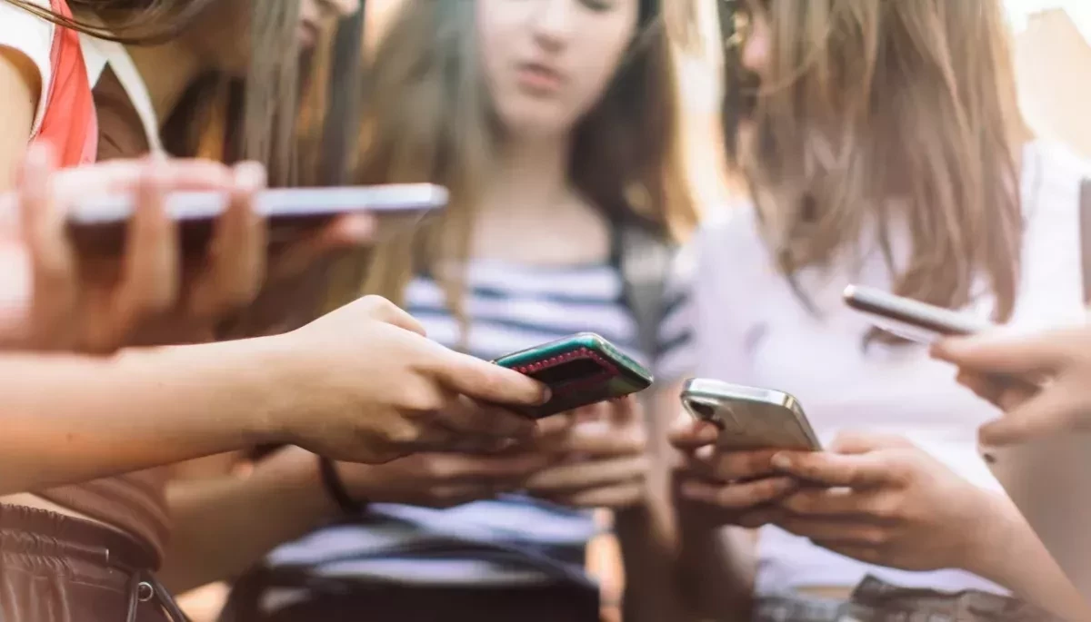 В Австралії діти до 16 років обходять заборону на соцмережі