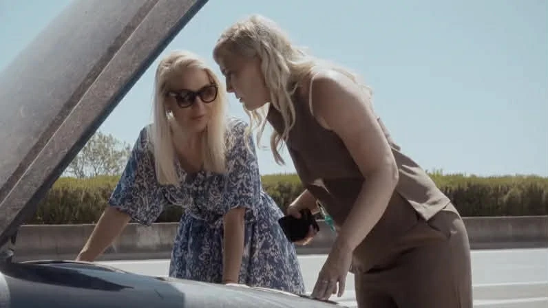 &laquo;Поза політикою&raquo;. Французьке ТБ випустило фільм про дружбу росіянки й українки