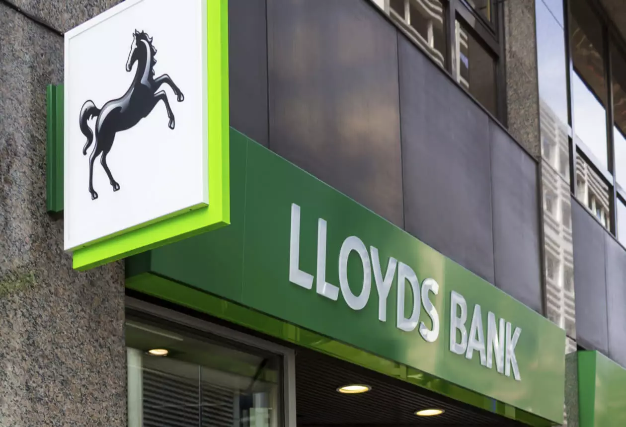 Британський банк Lloyds ввів до ради директорів ШІ-агента