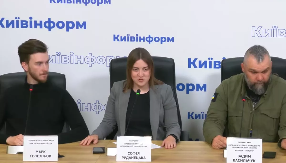 Російська залишається мовою неформального спілкування молоді, &ndash; опитування Київради