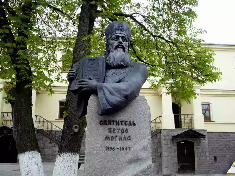 «Дія» відкрила голосування за діячів, що стануть за приклад українським школярам