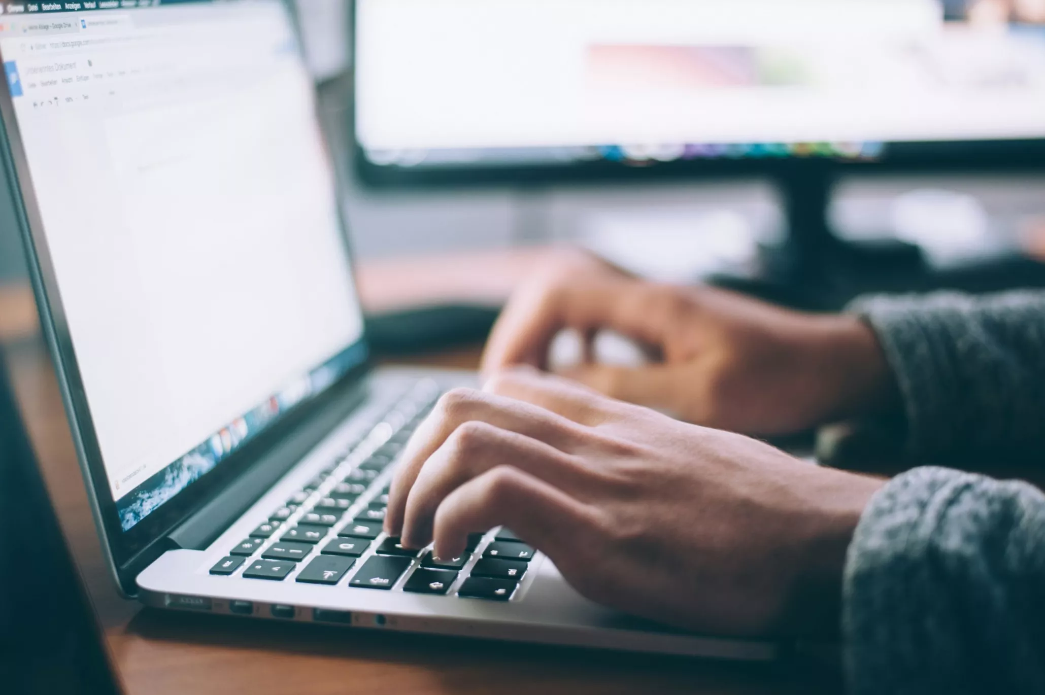 Шахраї розсилають фейкові листи від імені освітніх платформ, — Нацполіція