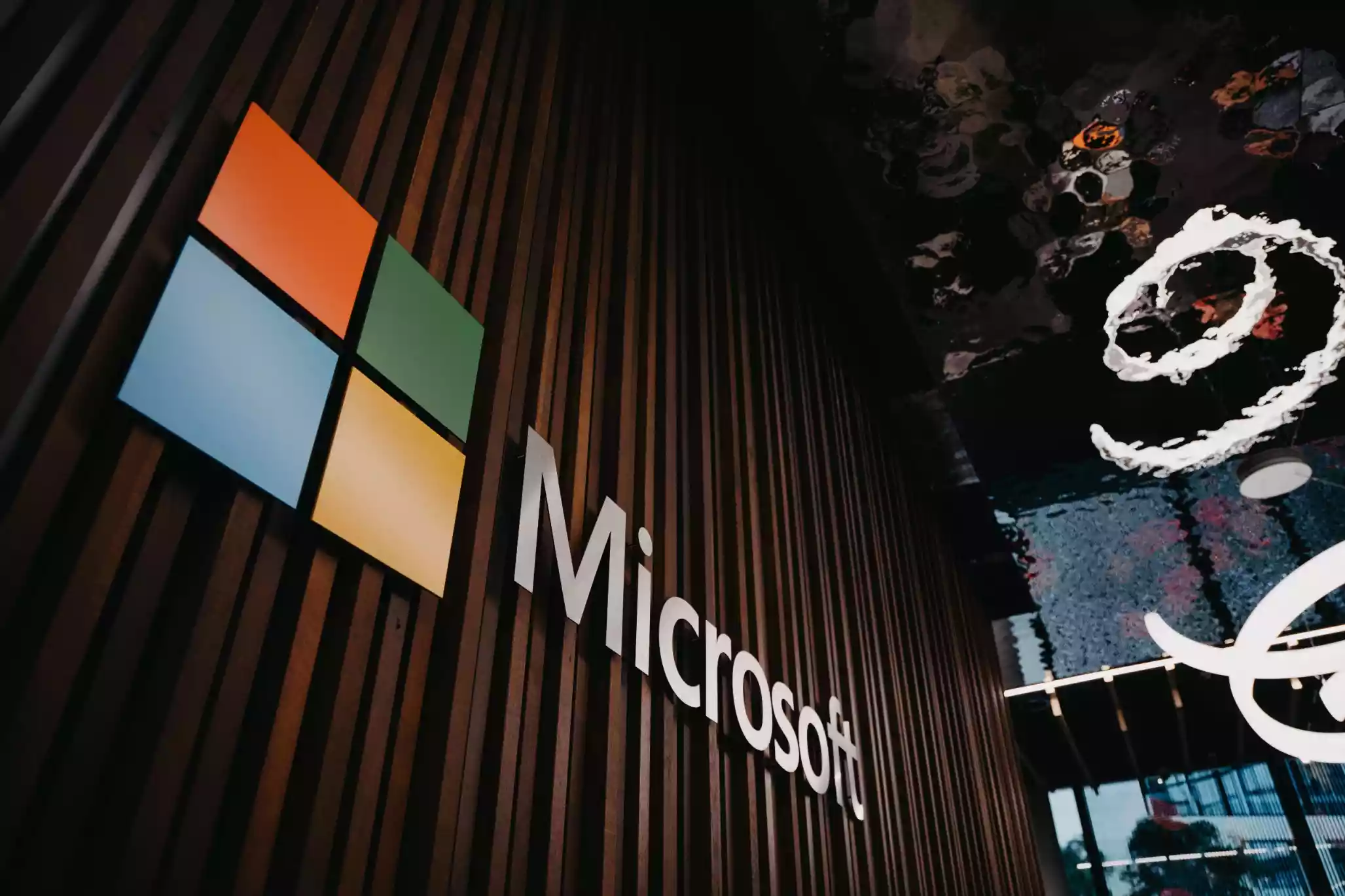 Microsoft: російські хакери заражають мережі Wi-Fi в готелях для викрадення даних туристів