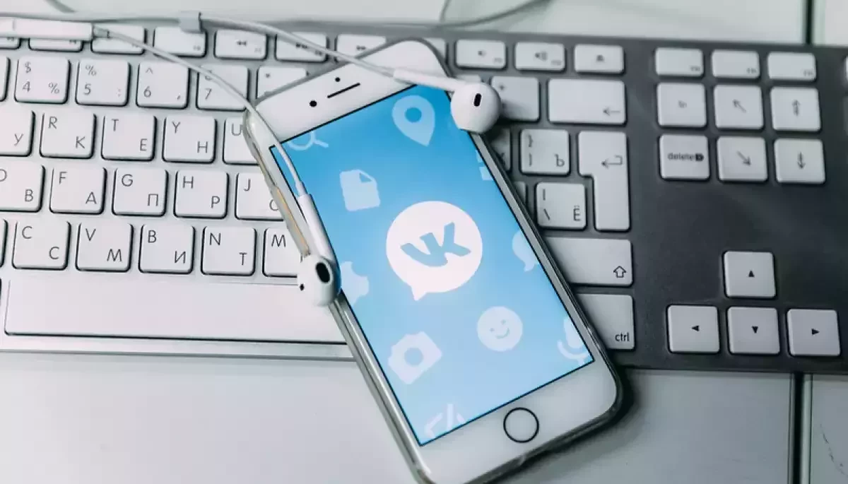 Російська компанія VK подала позов проти Apple через видалення її додатків