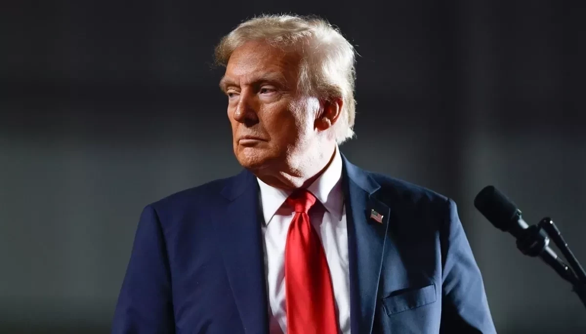 Дональд Трамп заявив, що Ілон Маск вже зняв обмеження швидкості роботи Starlink в Україні