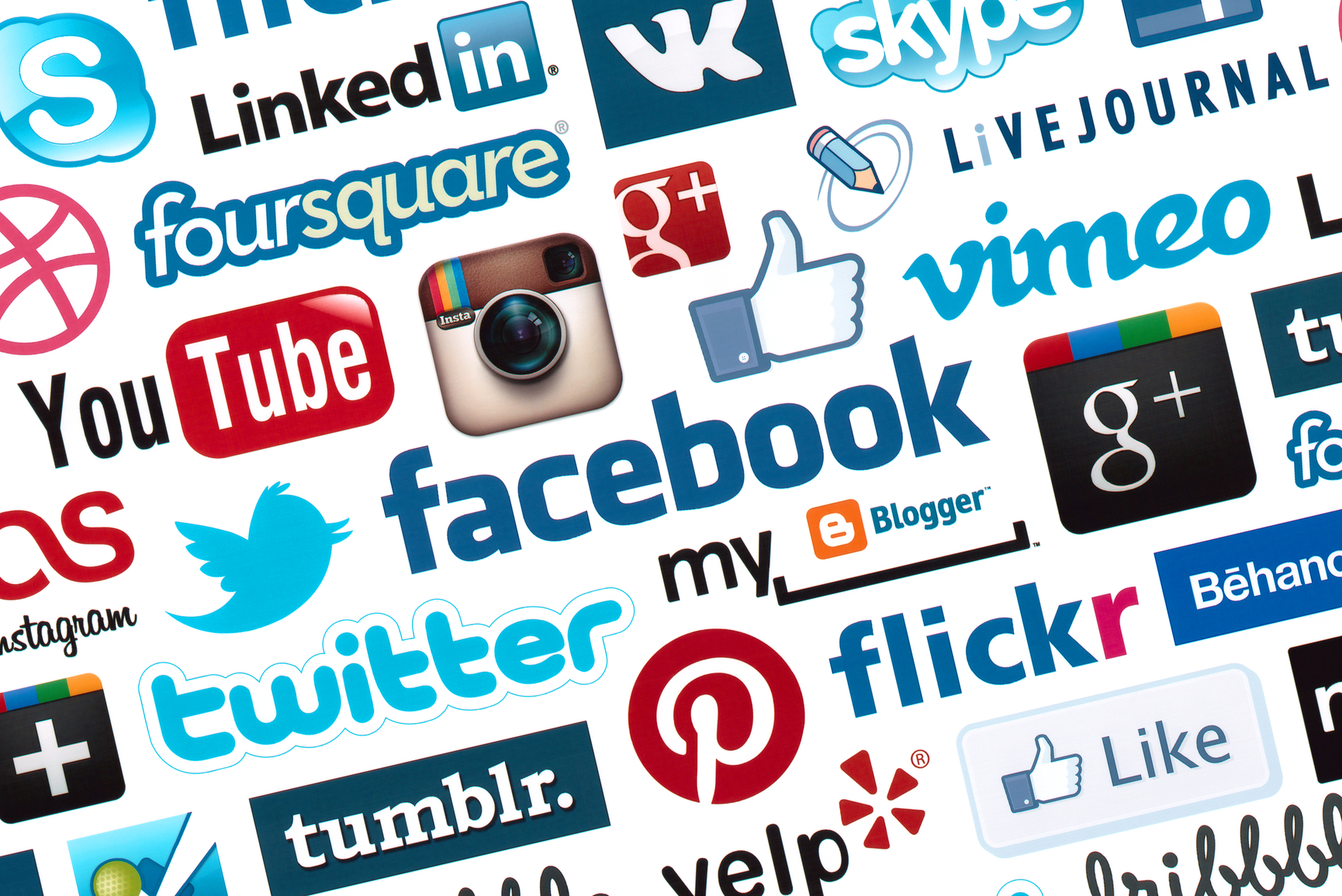 США: Молоді демократи більш активні у соціальних медіа, ніж республіканці